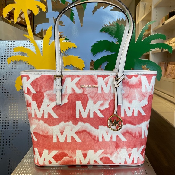 Michael Kors Medium Carryall Tote - Picture 2 of 10